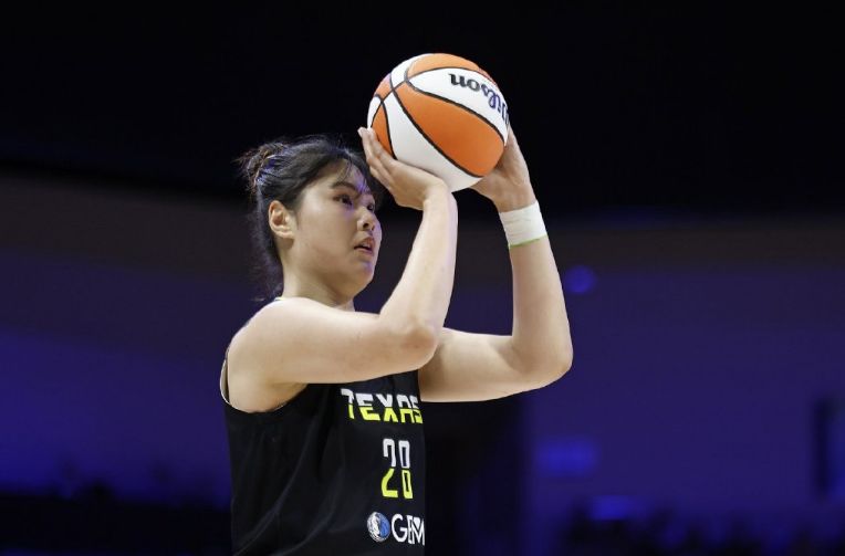 WNBA战报：李月汝5中1仅3分末节基本被弃用 飞翼遭狂热5连杀