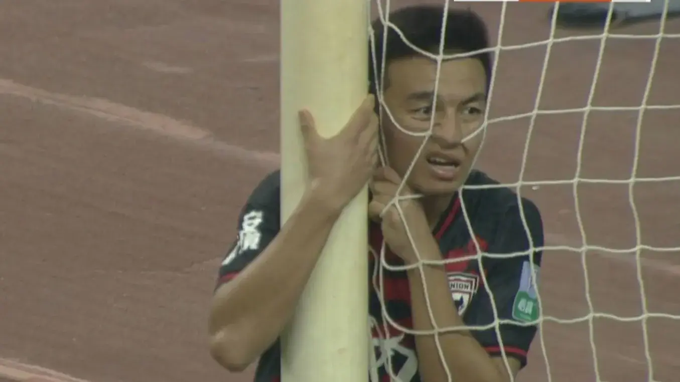 随着铁人2-2广州豹，铜梁龙3-0，中甲最新积分榜出炉，前二差1分