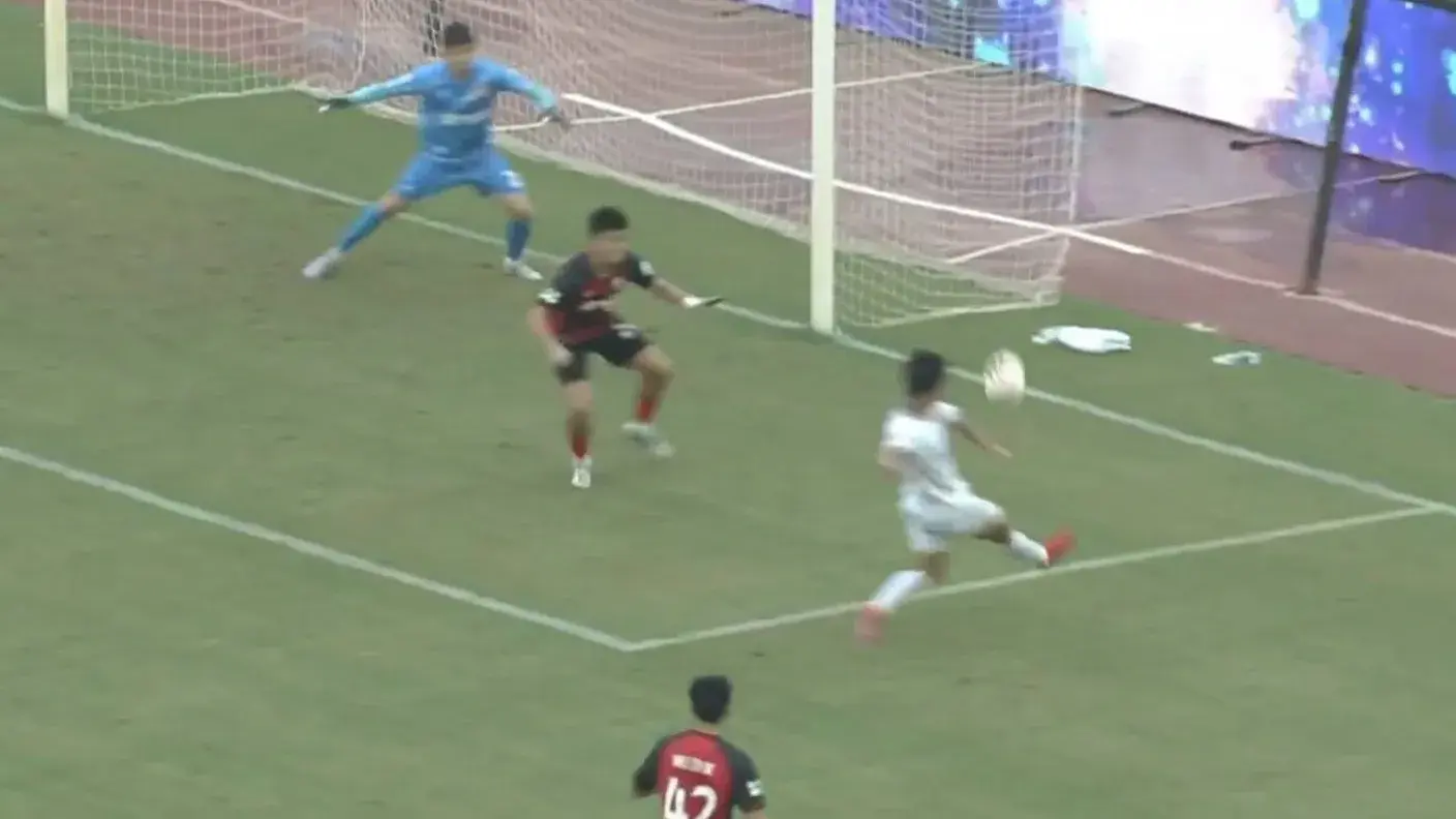 随着铁人2-2广州豹，铜梁龙3-0，中甲最新积分榜出炉，前二差1分
