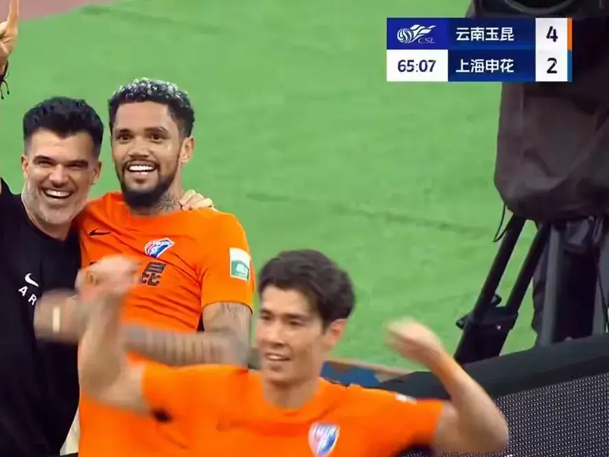 申花4:4 海港4:2 成都2:1后，中超争冠形势又变了！国安又有机会了