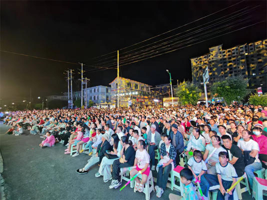 青海湟源：第十届排灯文化旅游艺术展演活动启幕