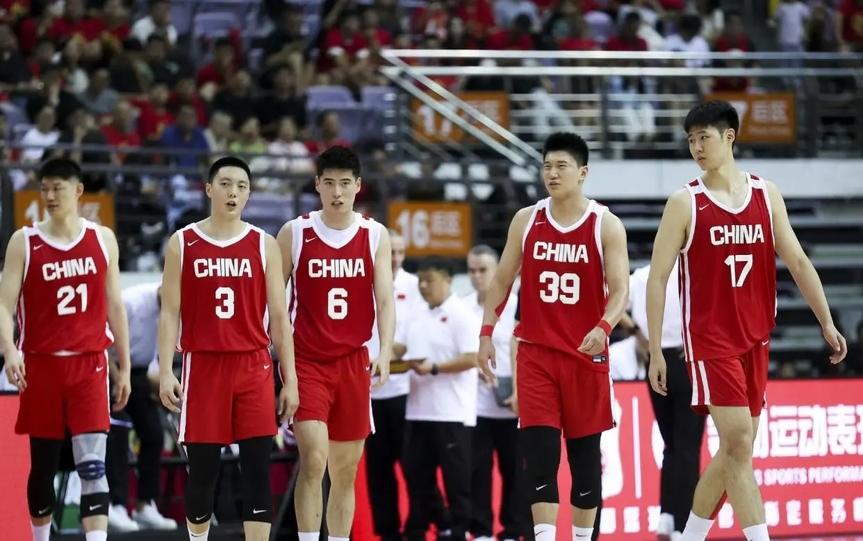 中国男篮12人大名单终于出炉！徐杰张宁出局，郭士强选人立足防守