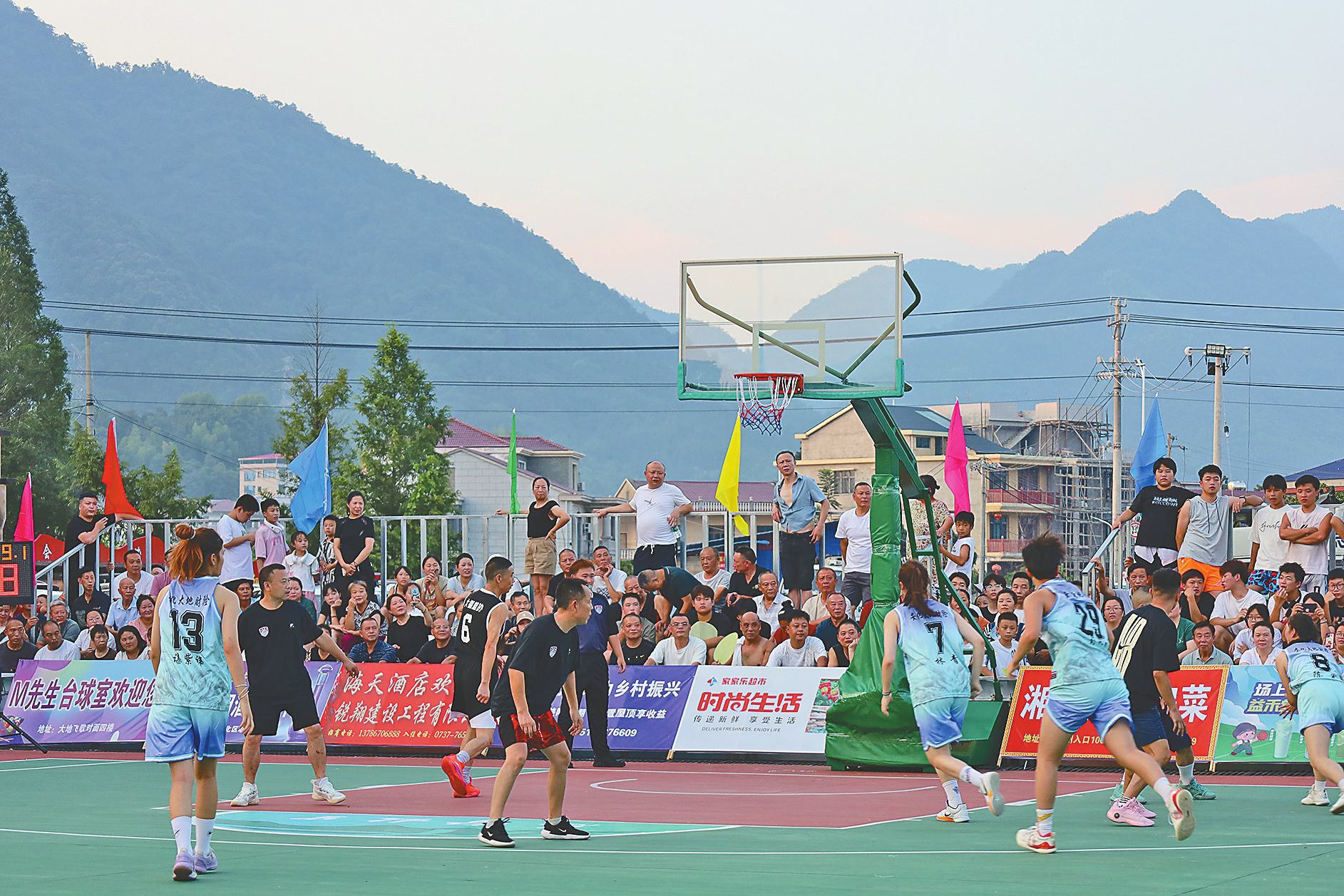 大福镇 “村BA”点燃夏日运动激情