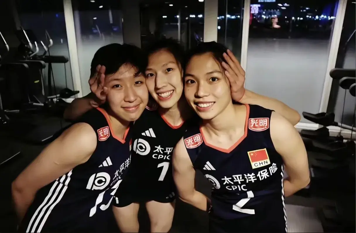 中国女排坏消息！吴梦洁替补离队，疑似受伤，恐无缘世锦赛
