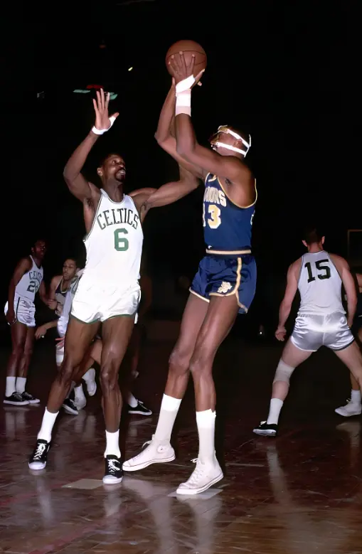 《科比一人一城成就竟输给这几位？NBA 传奇球星排行大战，谁能登顶？》