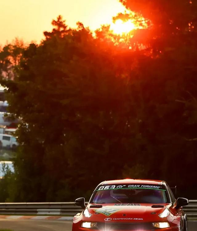 领克03 TCR征战纽博格林24小时耐力赛：中国赛车运动迈向新高度