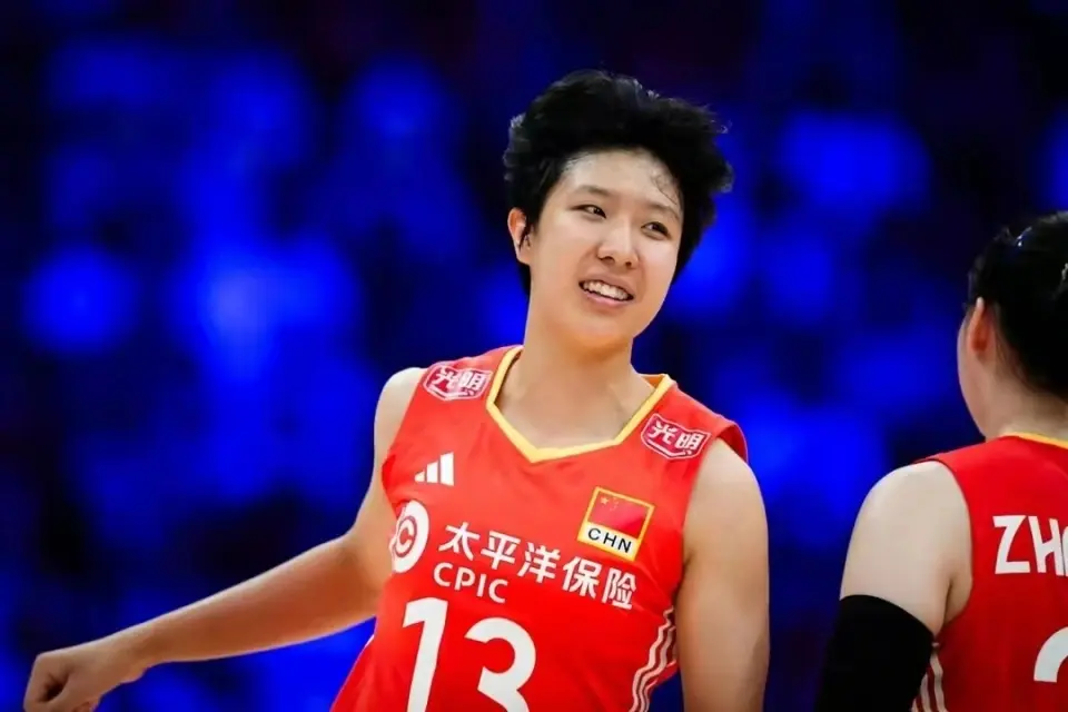 意外！中国女排离队第三人揭晓，新版福将疑似伤退，赵勇迎来难题