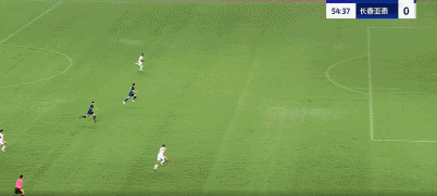 三镇0-0亚泰，三镇遭两次点球争议判罚，绍尔中柱+进球无效