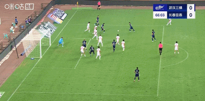 三镇0-0亚泰，三镇遭两次点球争议判罚，绍尔中柱+进球无效