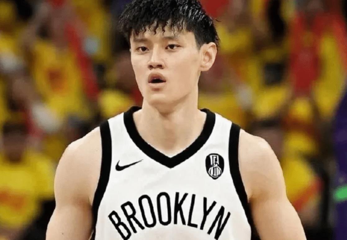 突然宣布签约！曾凡博得到篮网合同，继续冲击NBA