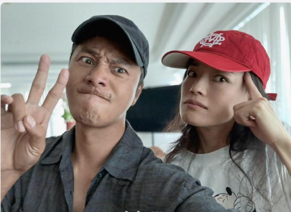 49岁舒淇和49岁陈坤同框：陈坤和以前判若两人，舒淇的素颜太“扛老”