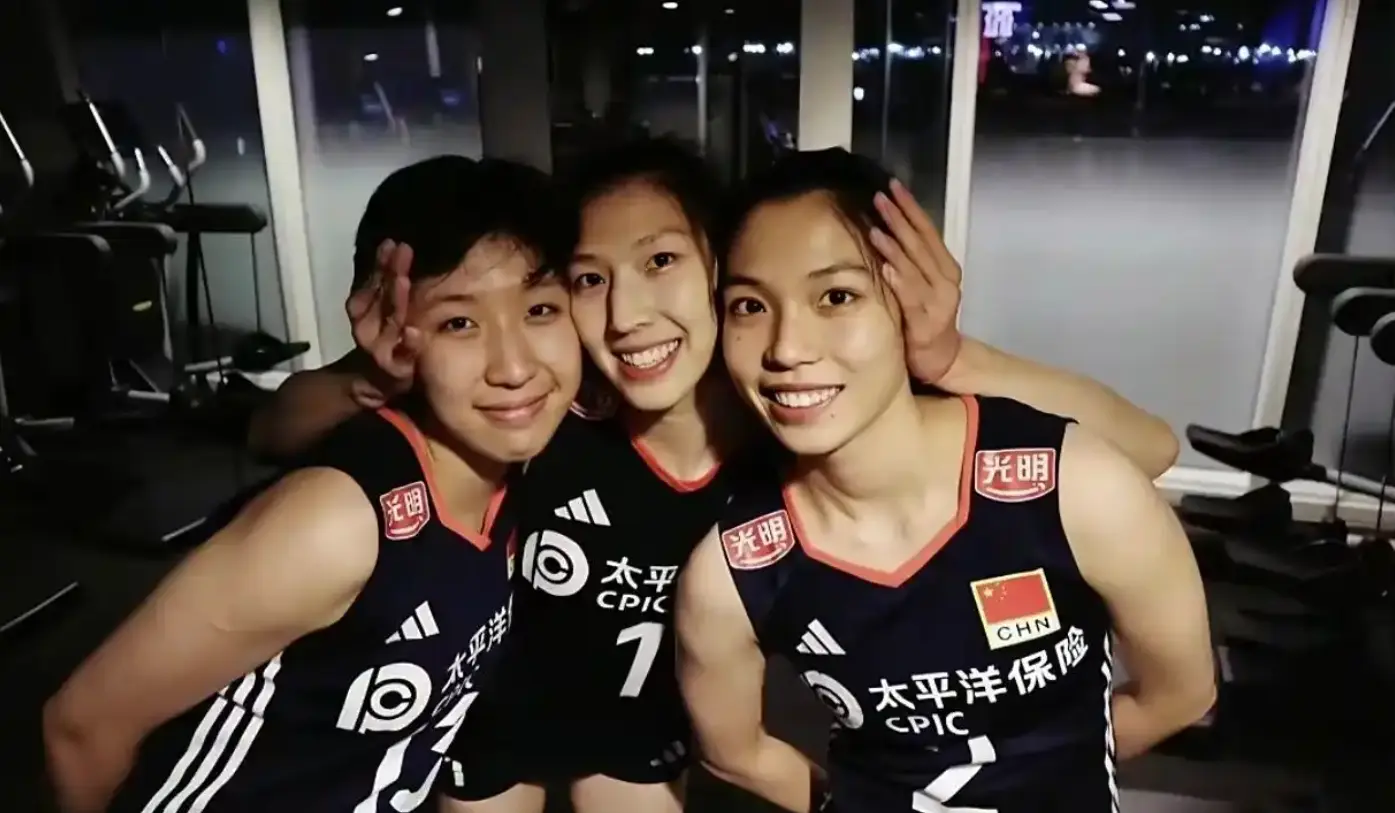 意外！中国女排离队第三人揭晓，新版福将疑似伤退，赵勇迎来难题