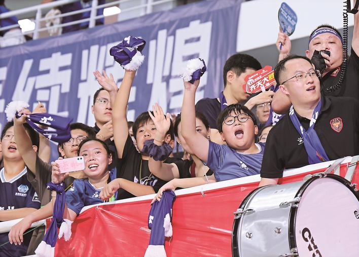 双城文化 共谱绿茵情