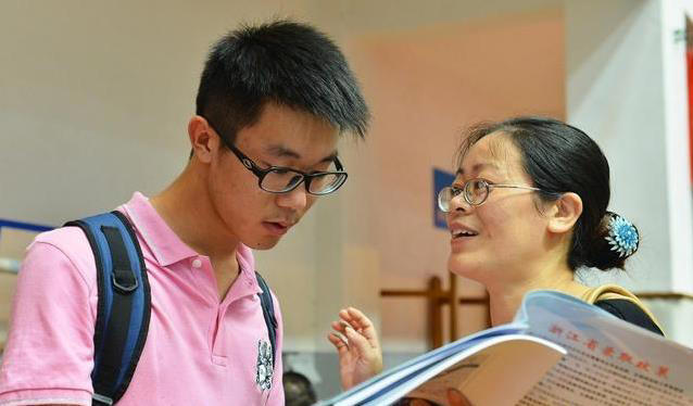 广东降分36分仍招不满，福耀大学却超浙大，民办高校咋了？