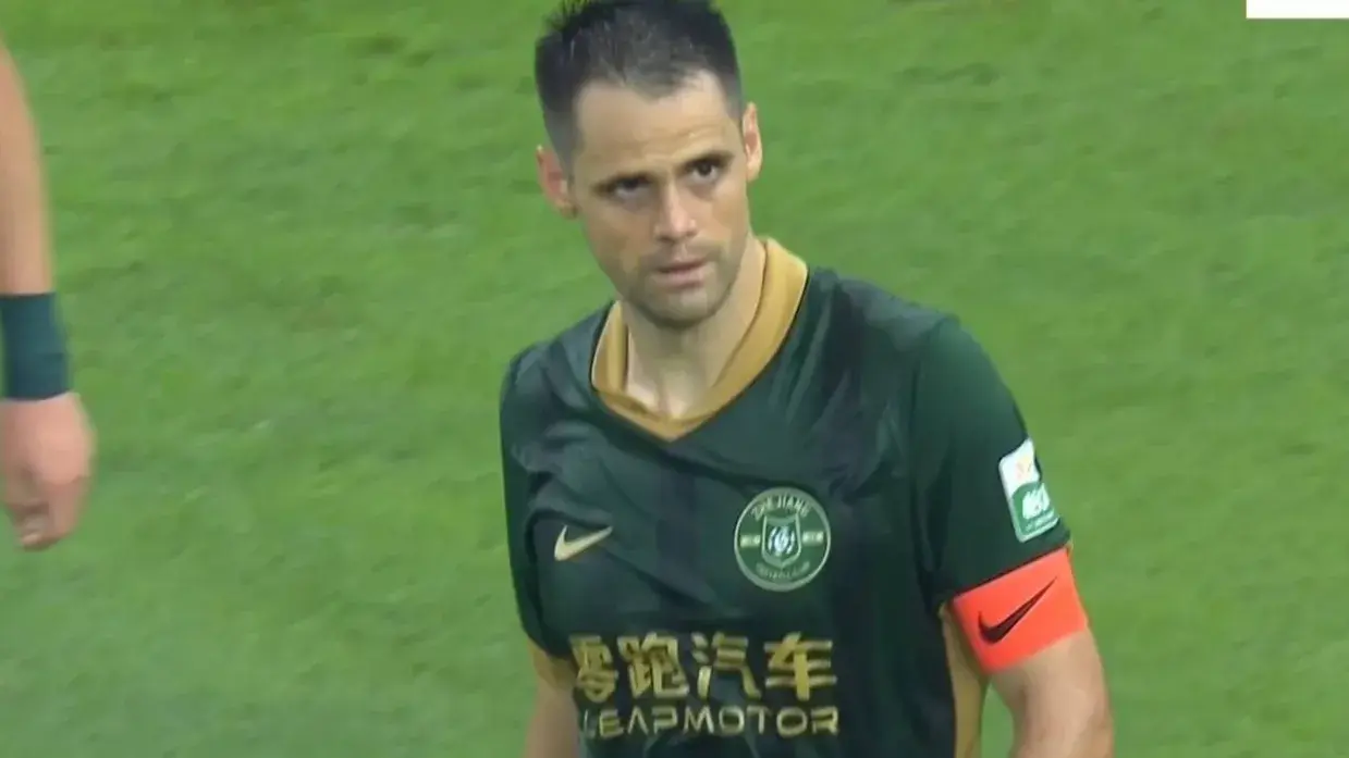 4-2！2-0！中超乱了：浙江绝杀，大连排名反超泰山，国安战平天津