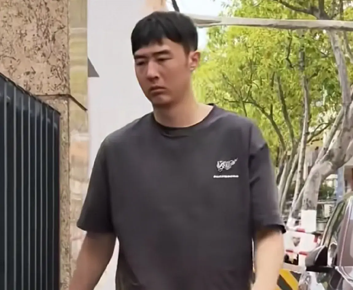 苏伟接班人离开！5号位高塔终止合同，徐昕扛旗，朱八找顶配大外