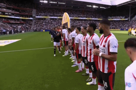 荷超杯埃因霍温2-1逆转前进之鹰夺冠！德斯特绝杀，佩里西奇造乌龙