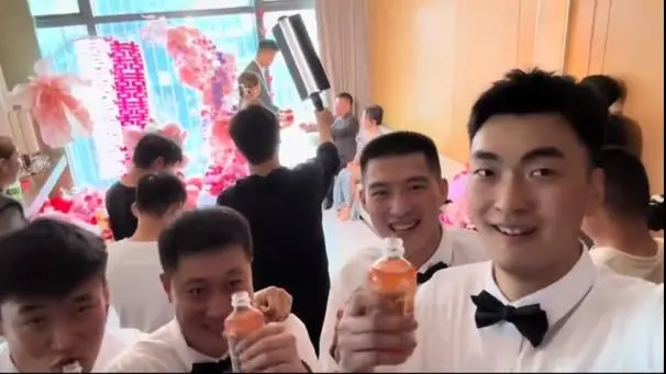 恭喜！辽篮冠军成员举行婚礼，刘雁宇赵率舟做伴郎，曾效力山东队