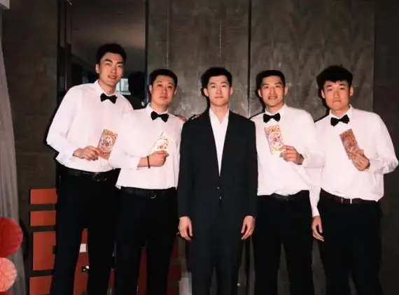 恭喜！辽篮冠军成员举行婚礼，刘雁宇赵率舟做伴郎，曾效力山东队