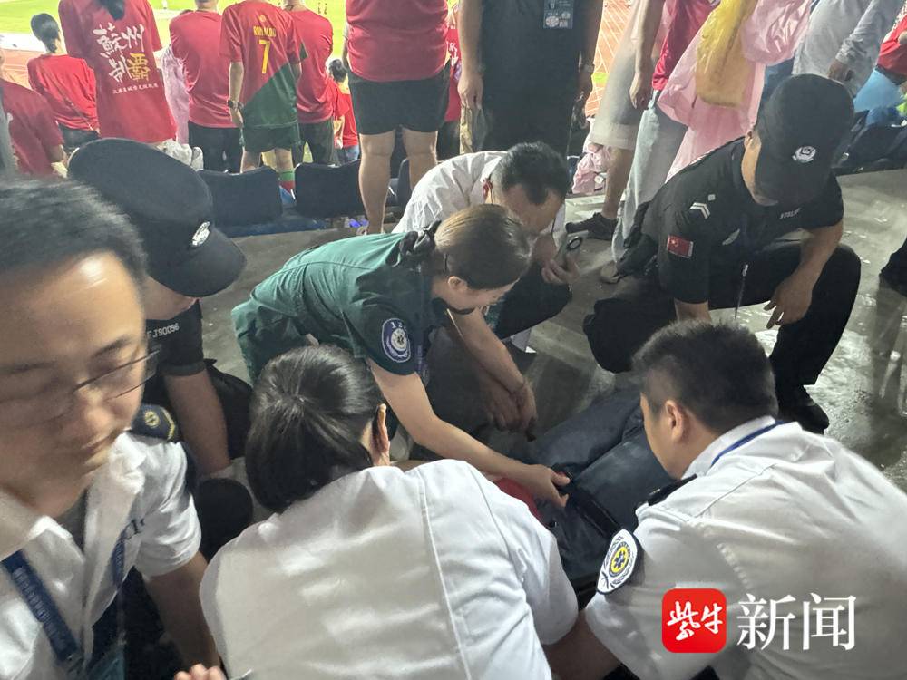 使命在肩，健康同行！淮安八十二医院为“苏超”赛事医疗安全保驾护航
