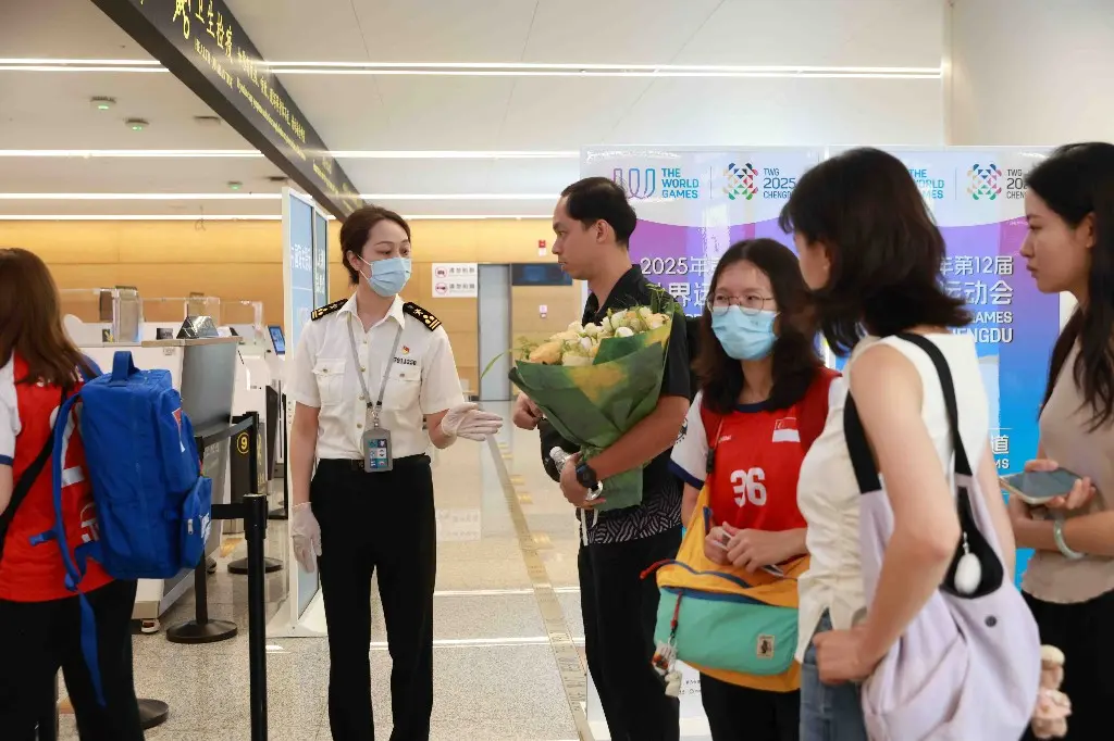 成都世运会抵离中心正式投用 首批30名新加坡运动员抵达天府机场