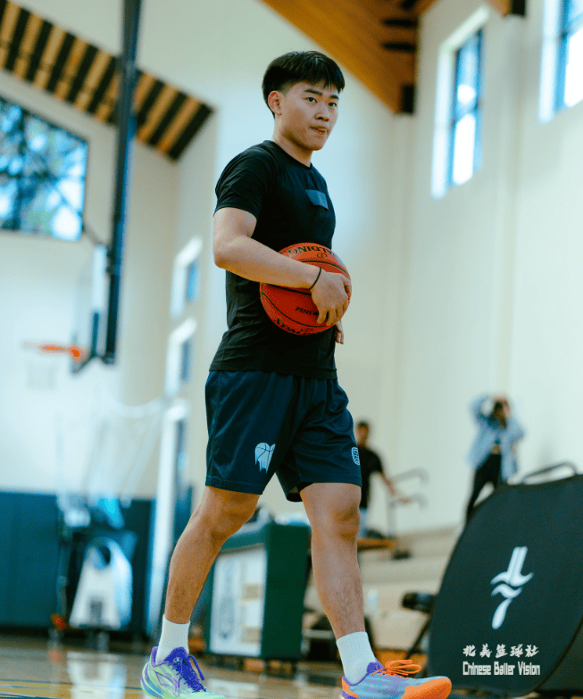 提升中！媒体人分享赵维伦参加林书豪湾区训练营图集