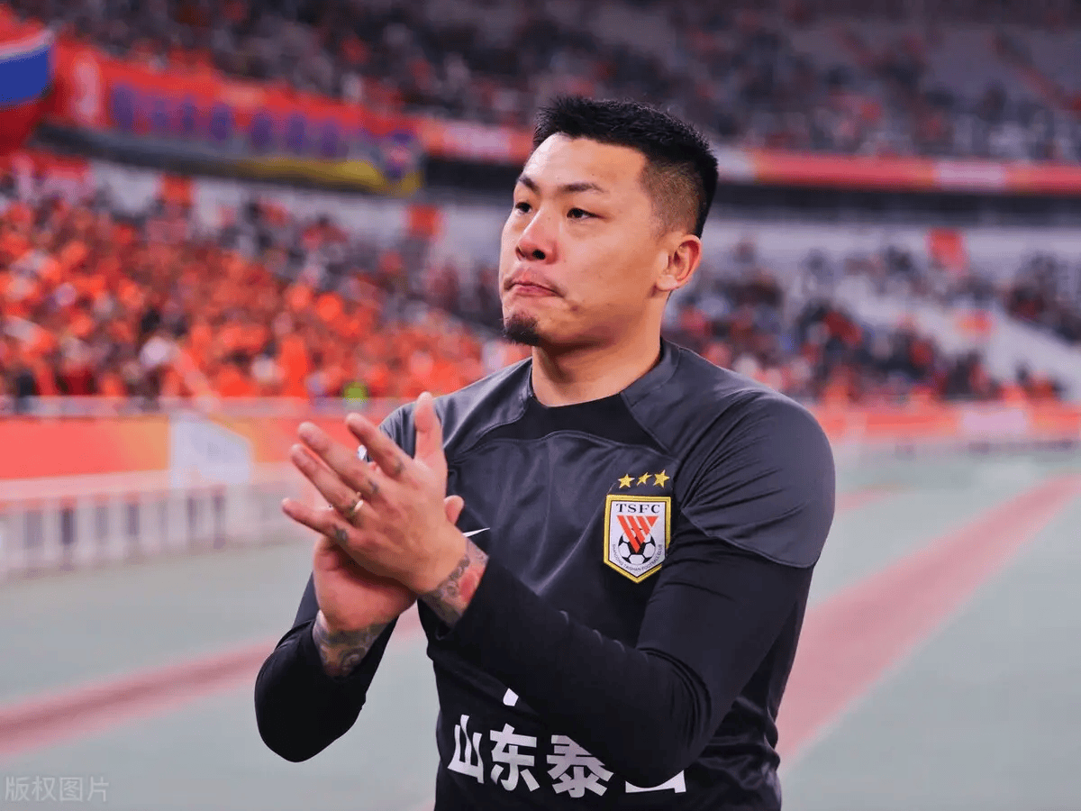 王大雷发文道歉：扔队长袖标是我考虑不周到，动作太随意
