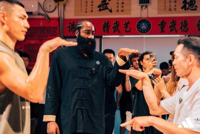 佛山学咏春，广州南沙看“村BA”，哈登中国行点燃南粤球迷激情