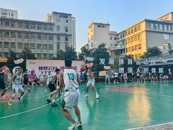 永川：“楼BA”以球会友 激发社区活力