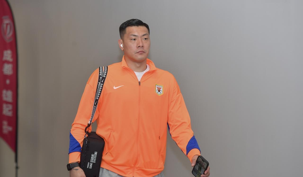 知错就改！中超老牌劲旅队长道歉：扔队长袖标是情绪激动，求原谅