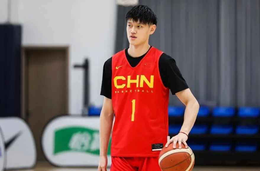 曾凡博加盟篮网合同年薪曝光，打NBA中国赛，两个大考决定去留