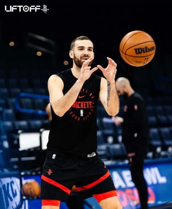 火箭队29岁弃将变成香饽饽？3大去向浮出水面！留在NBA仍是首选项