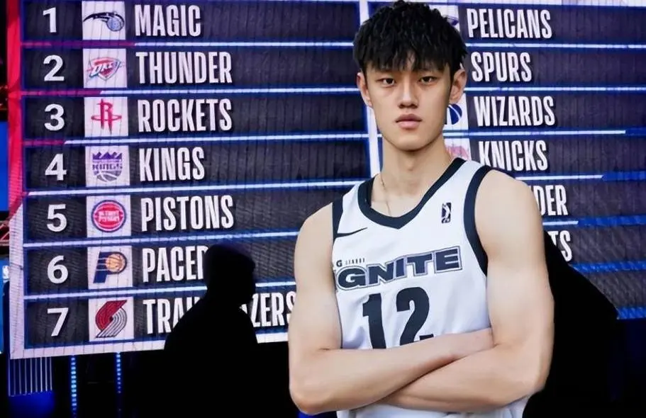 曾凡博加盟篮网合同年薪曝光，打NBA中国赛，两个大考决定去留