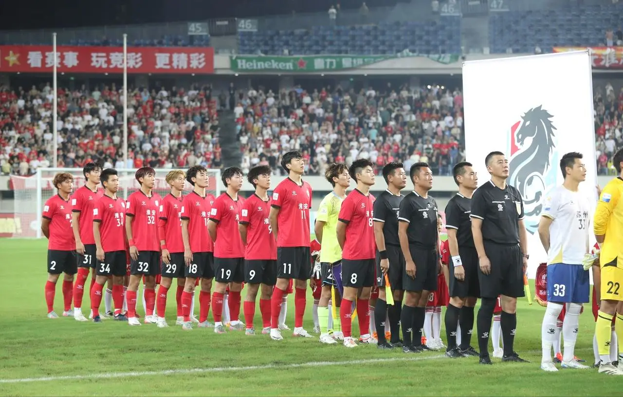 110万！苏超场均2.3万超过中超，国内第一“网红”联赛，纷纷效仿