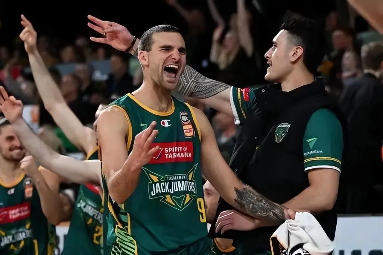 火箭队29岁弃将变成香饽饽？3大去向浮出水面！留在NBA仍是首选项