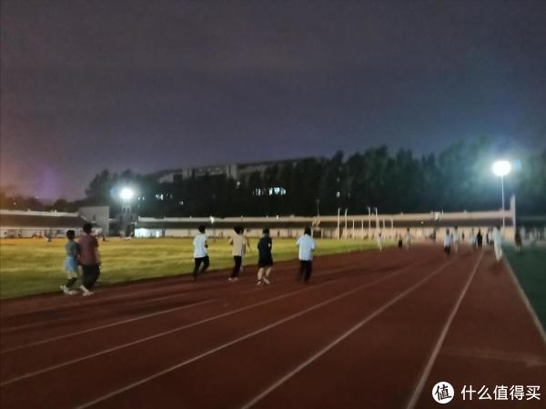 夏天跑步，晨跑和夜跑有什么区别？如何选择？