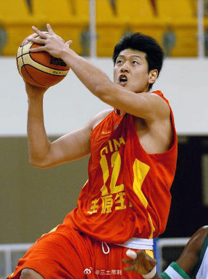 媒体人晒照：中国男篮上次FIBA正式比赛VS沙特男篮大胜88分