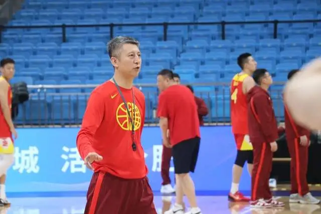 男篮亚洲杯今日打响，周琦缺席，中国队赛程出炉，央视全程直播