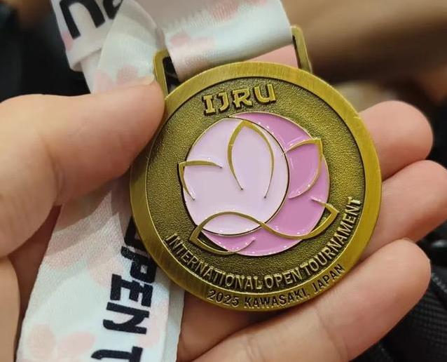 河南小伙苦练6年跳绳夺2金，背后代价有多大？