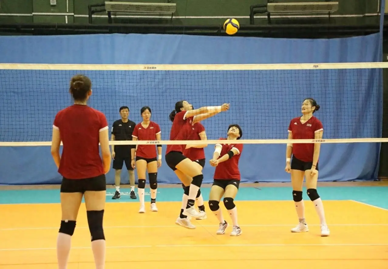 杨舒茗落选王奥芊入围！中国U21女排12人名单，接应薄弱副攻豪华