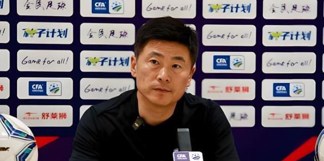 大连英博主力前锋选择退役，未来或去欧洲深造，直接转型当教练