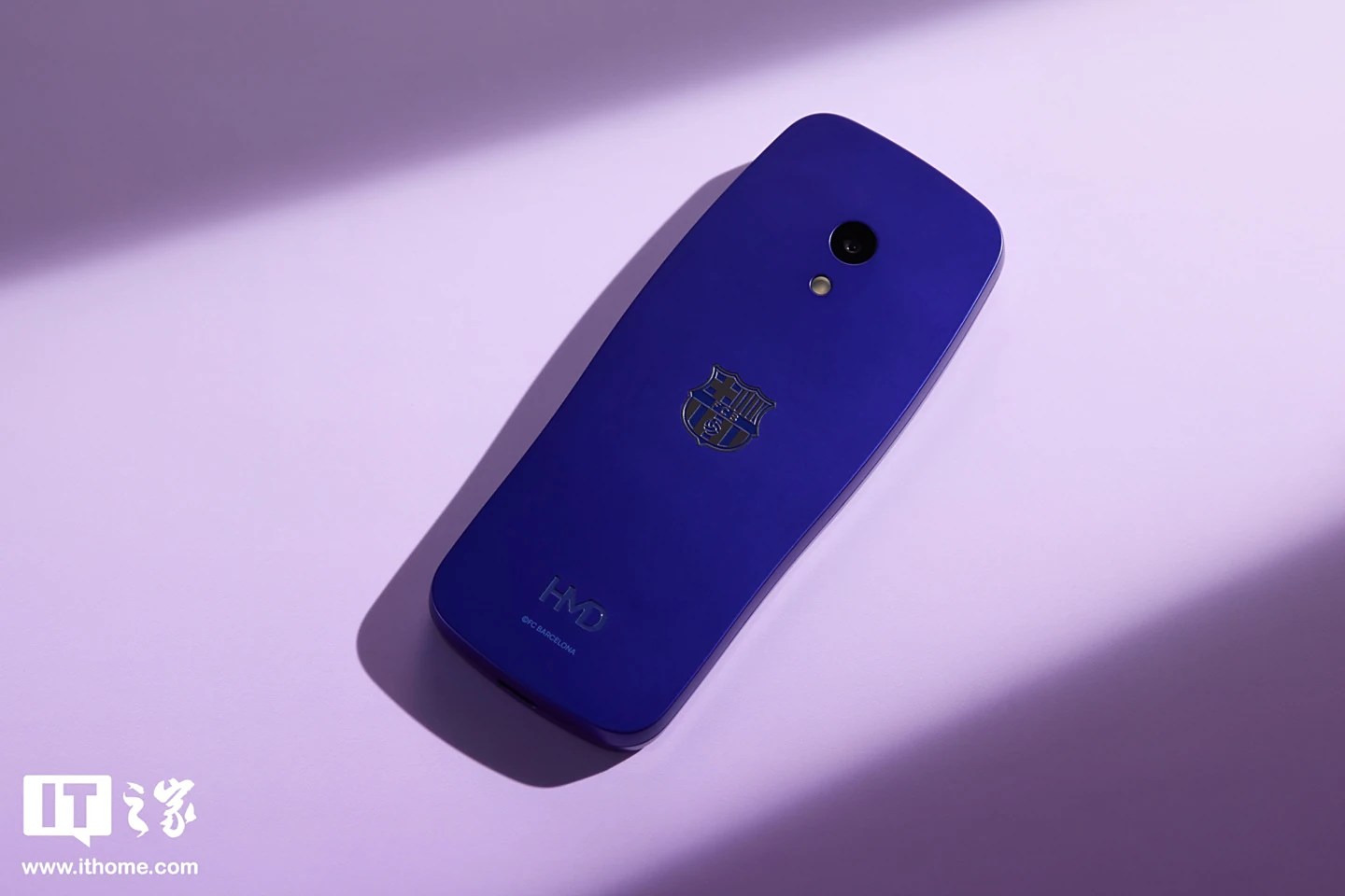 HMD 3210 巴萨版功能机图赏：梦回1999，内置Deepseek AI助手