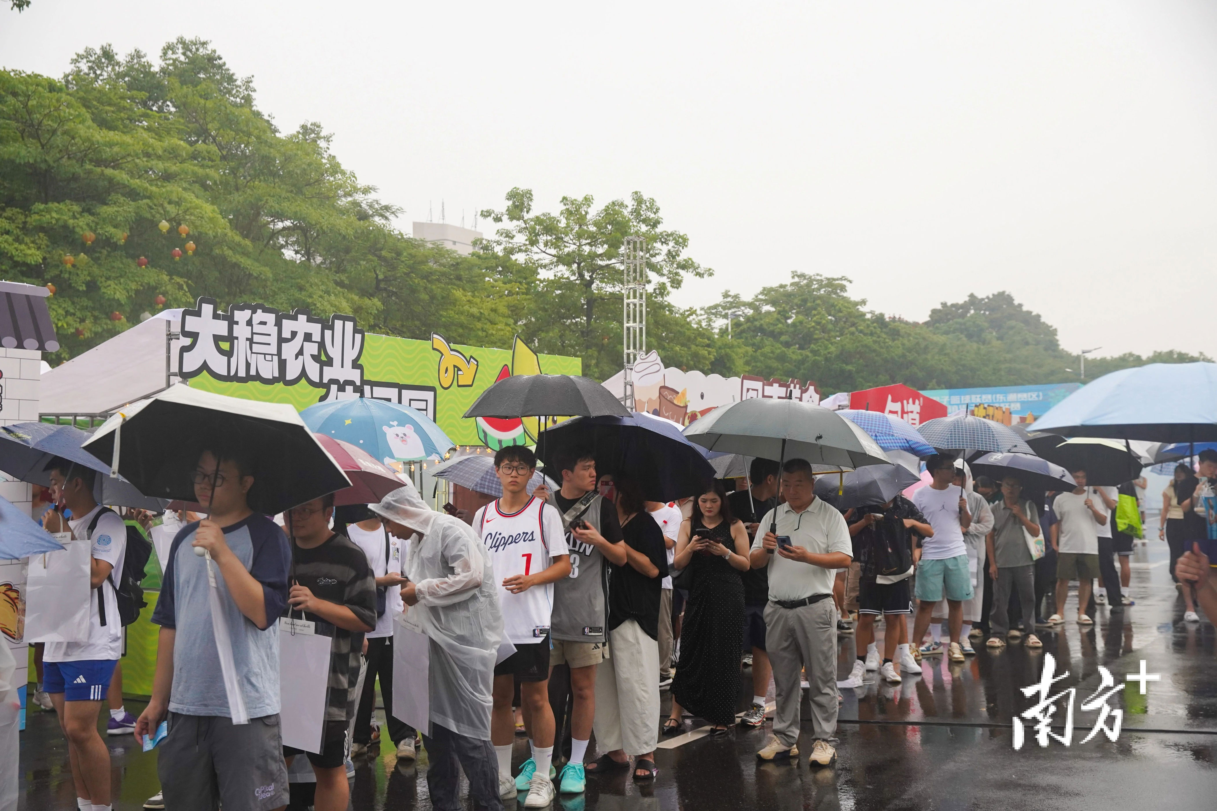 “出道即巅峰”！南沙东涌篮球场炫酷亮相