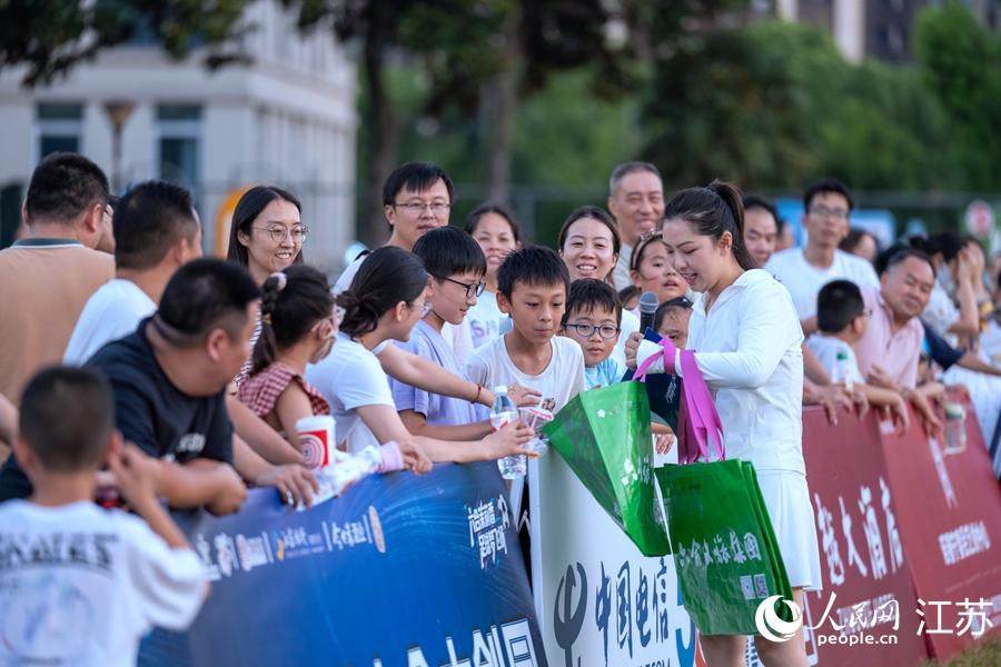南京六合区第五届足球联赛火热进行