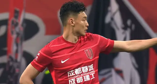 19轮仅首发5次！于根伟得意弟子惨遭徐正源冷落，沦为中超边缘人
