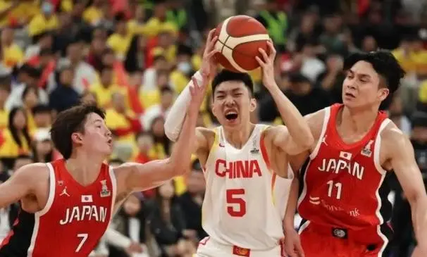 男篮险胜沙特仍曝不足！两大后卫7中0坑惨赵睿，郭士强用人太固执