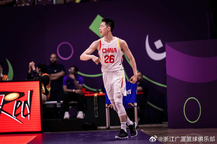 广厦男篮官方更新社媒，分享胡金秋和朱俊龙亚洲杯首战图集
