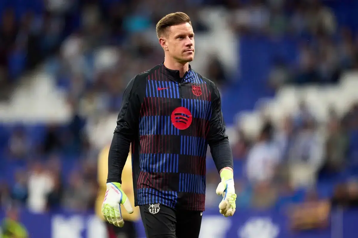 特尔施特根这就不太地道了，为了一个注册名额，和巴萨闹翻不值当