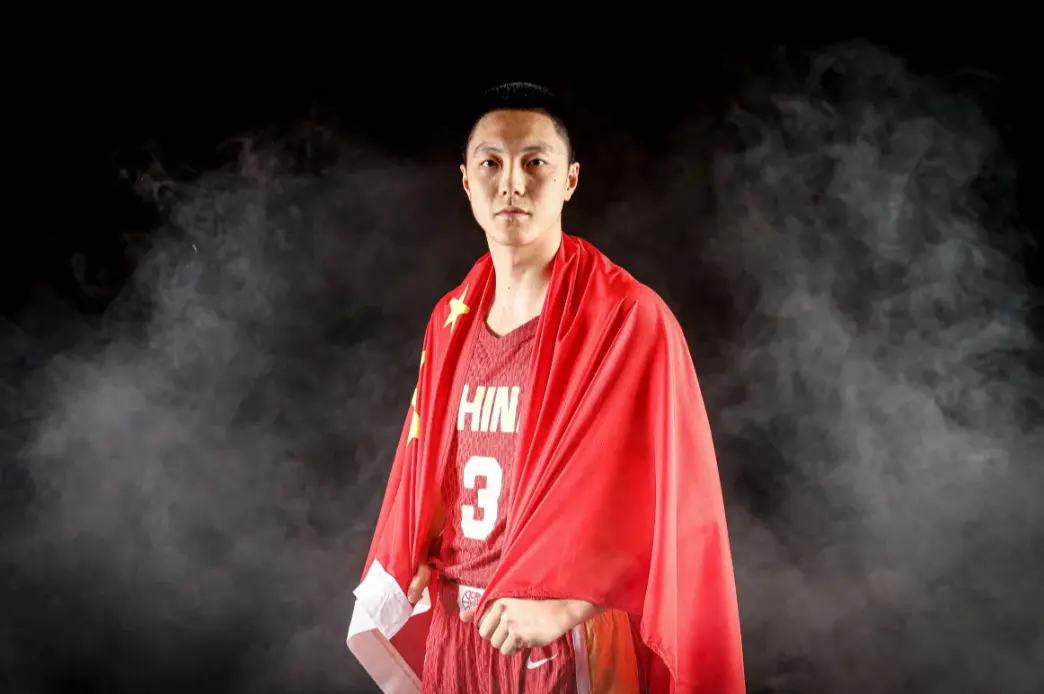 2分2助仍受郭士强重用！粤媒力挺胡明轩：他的吊球润物细无声