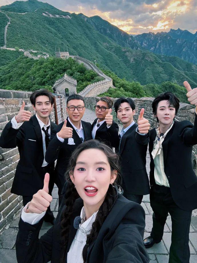 内娱小生被她“承包”了？